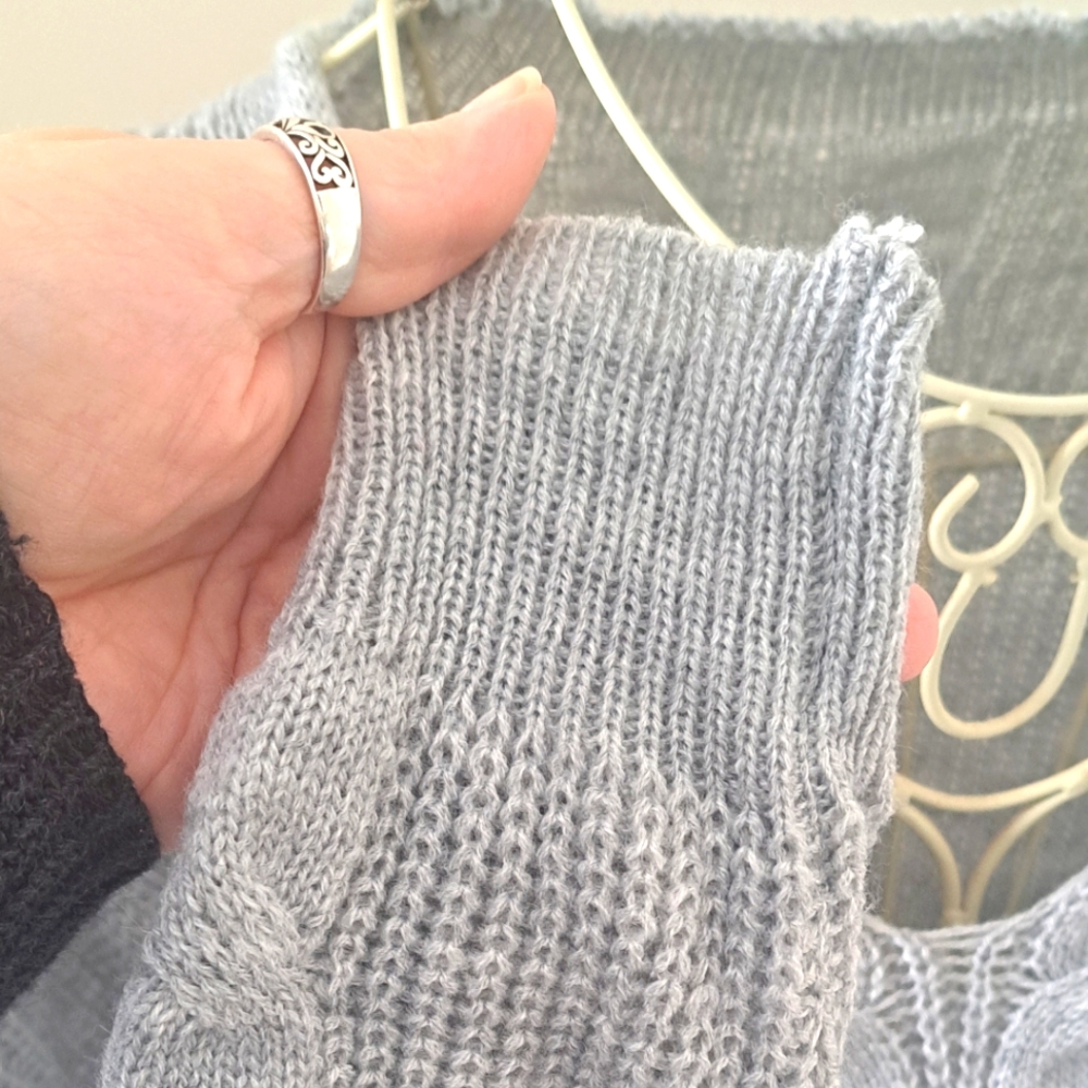 NWOT- Gray Cable Knit Women's Tunic Length Sweater, Size 1X. - Picture 3 of 7